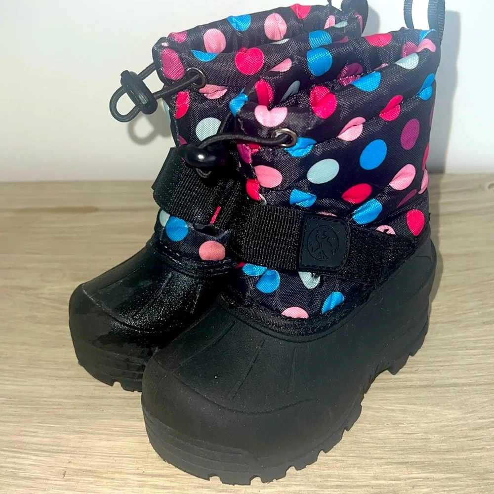 Size 6 Northside girls winter snow boots Duck style Black & pink. Exc co…